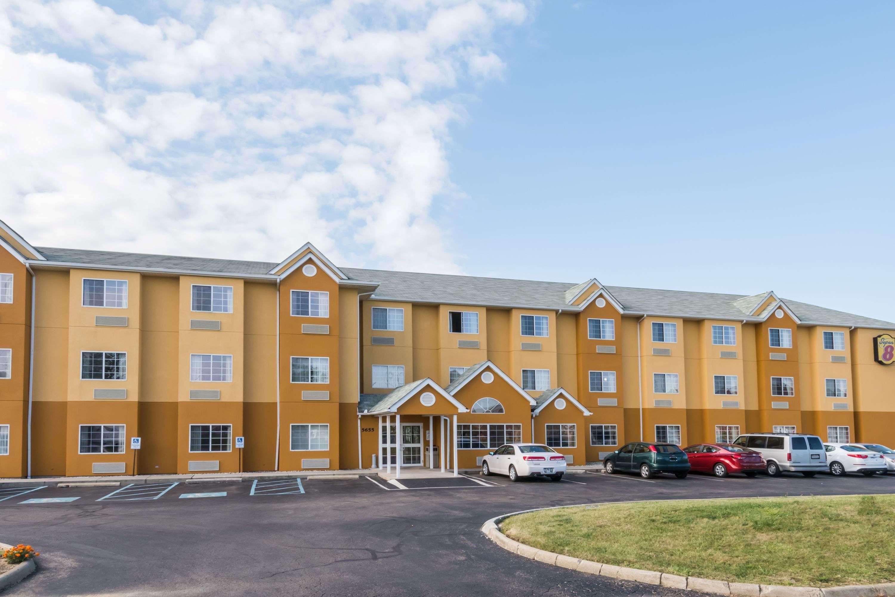 Super 8 By Wyndham Columbus West Hotell Eksteriør bilde