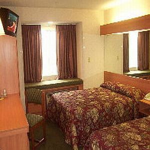 Super 8 By Wyndham Columbus West Hotell Rom bilde